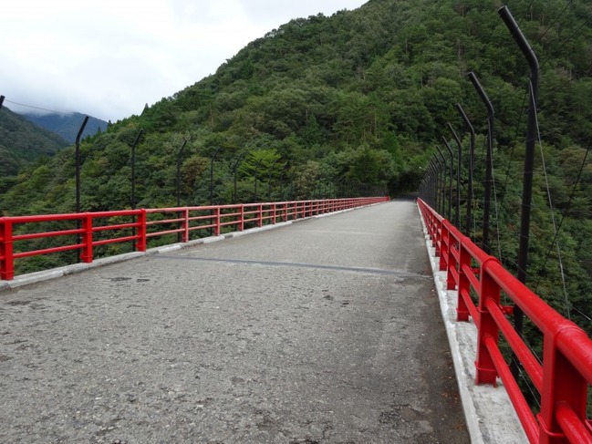 赤い深谷大橋