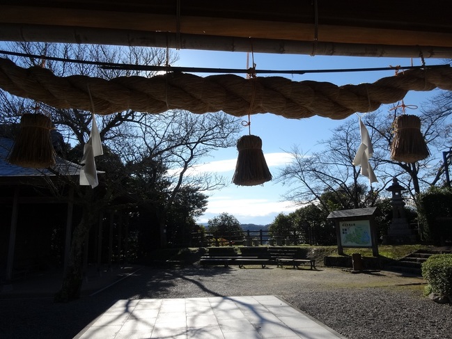 高津柿本神社拝殿を背にしたときの景色