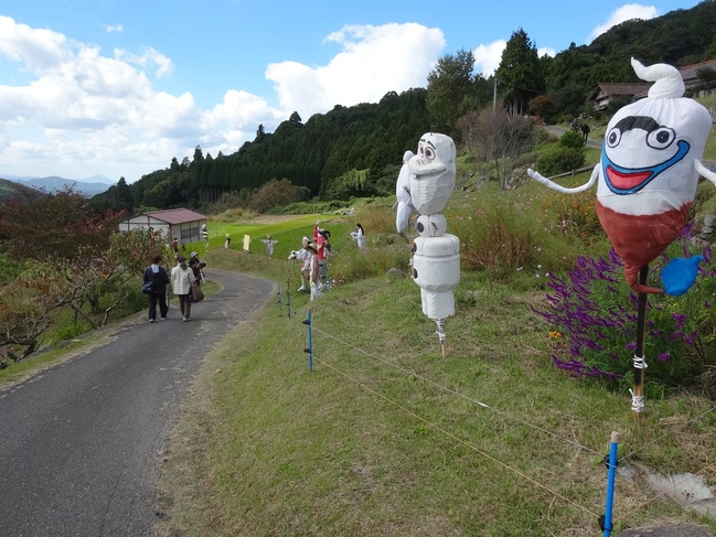 かかし村（室谷の棚田まつり）