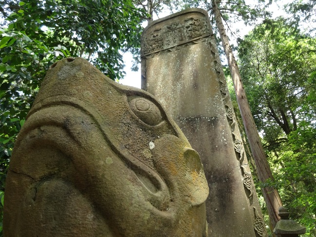 寿蔵碑（月照寺）