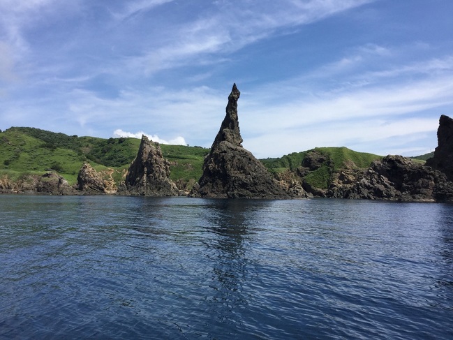 天上界に立つ観音岩