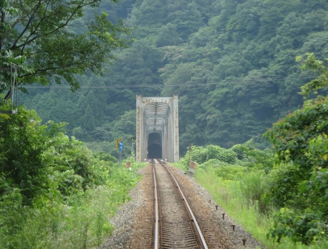 三江線 トンネル