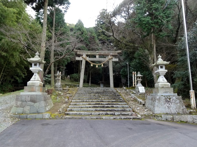 多鳩神社二の鳥居
