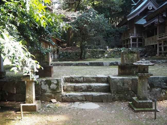 多鳩神社境内摂社