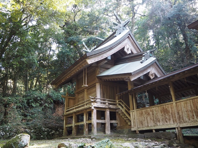 多鳩神社本殿2