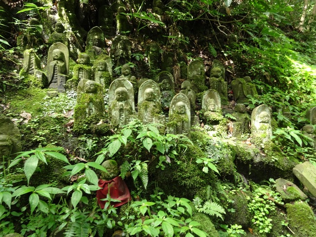 立久恵峡の石仏