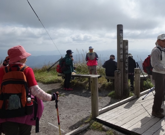 多くの登山客でにぎわっていました