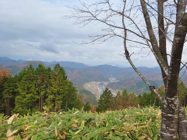 田之原展望台(山頂)から見る美郷町