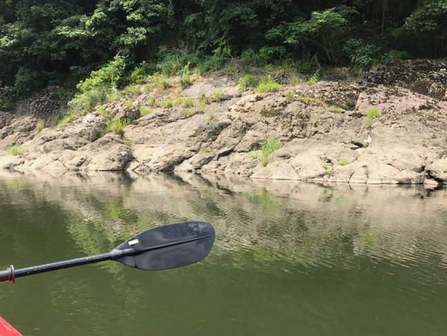 鏡のような水面