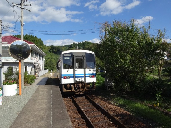 粕淵駅で下車