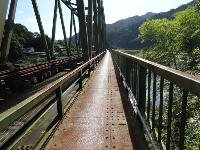 第一江川橋梁を歩く