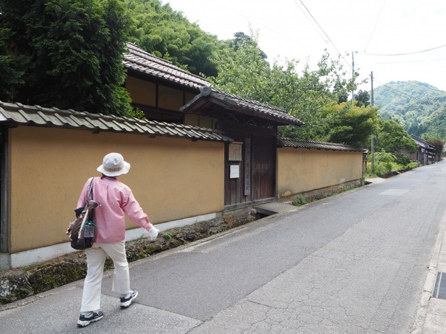 ガイドさんと歩く石見銀山