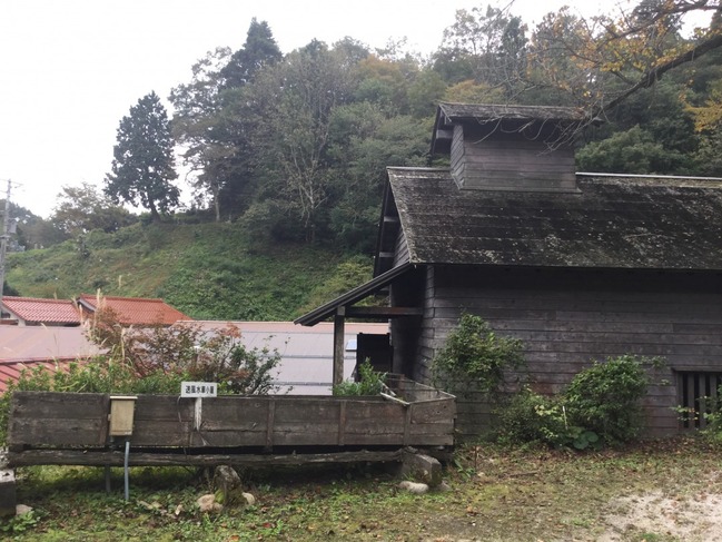 たたら製鉄に使われていた建物 （送風水車小屋）