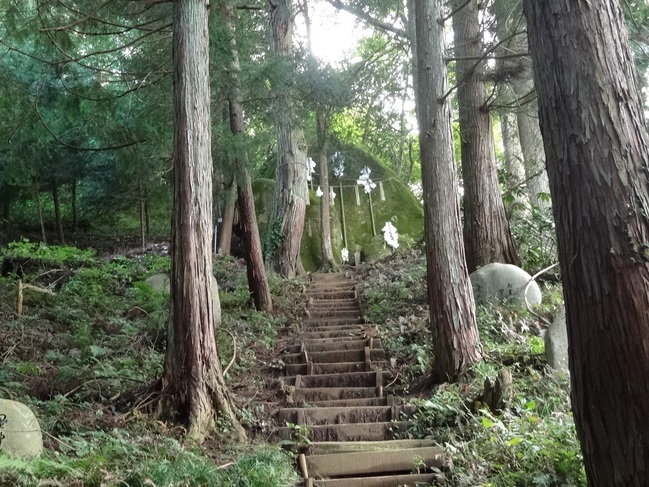 姿を現した須我神社奥宮