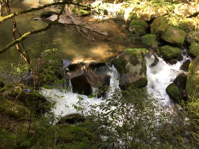 鬼の落涙岩