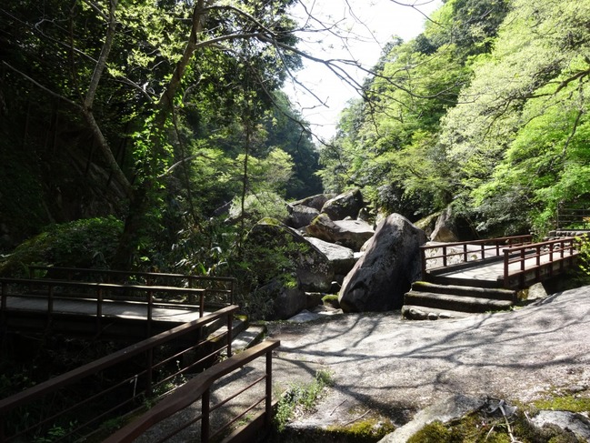 おおよそ中間地点の休憩所付近