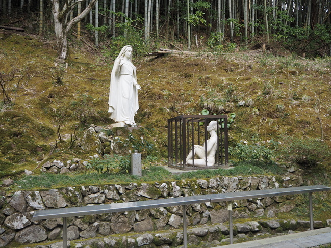 安太郎と聖マリアの像