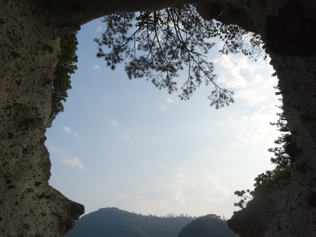 向こうの山を借りて、〇