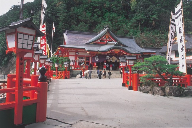 太鼓谷稲成神社