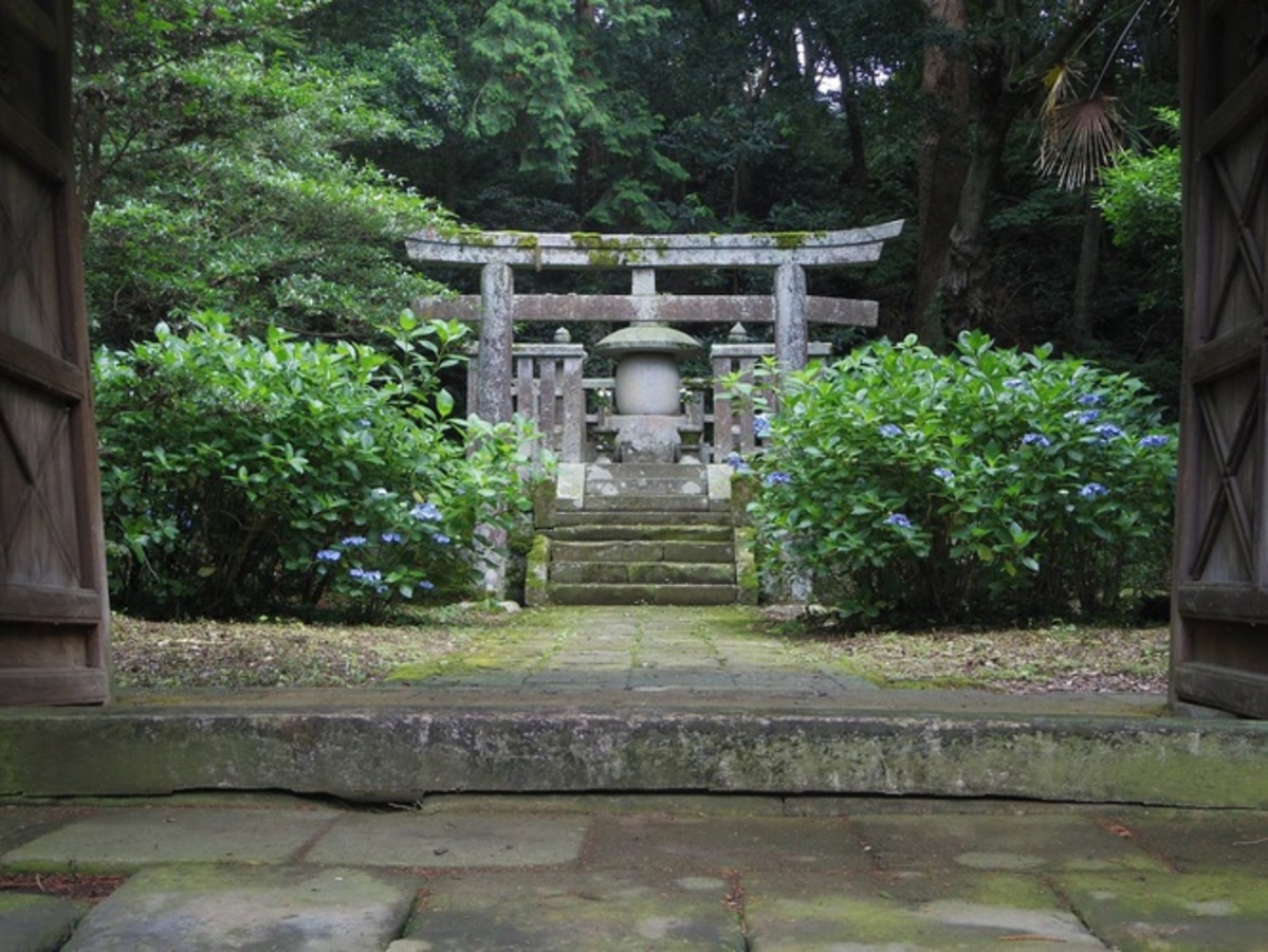 趣のある境内