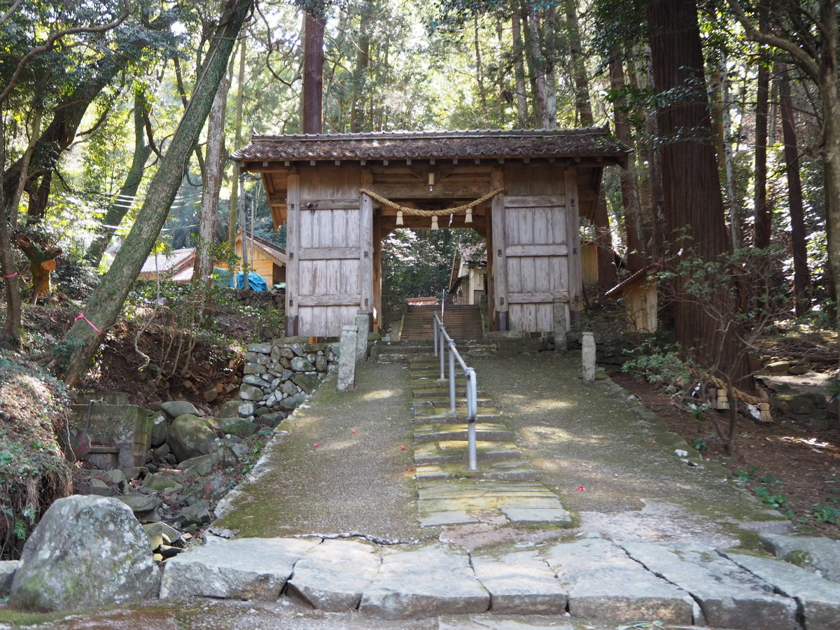 多鳩神社参道