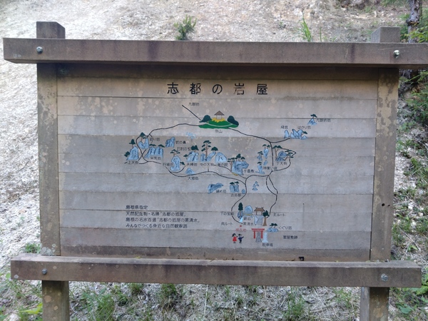 ４