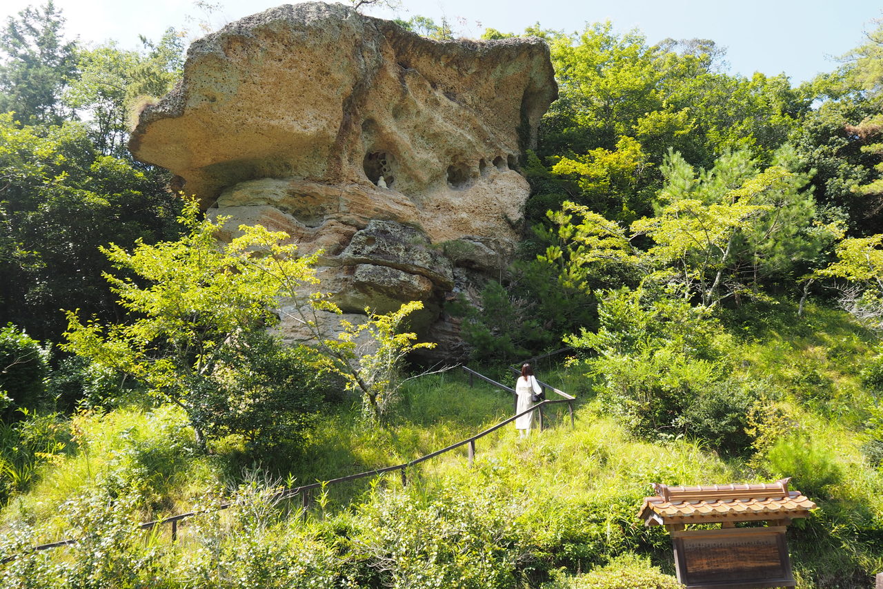 鬼村の鬼岩
