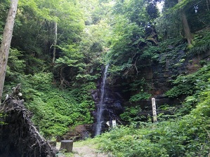 鷹入りの滝