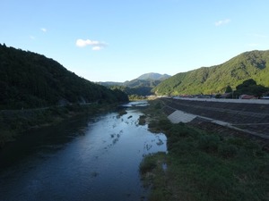 江の川と三瓶山を望む浜原大橋からの眺め